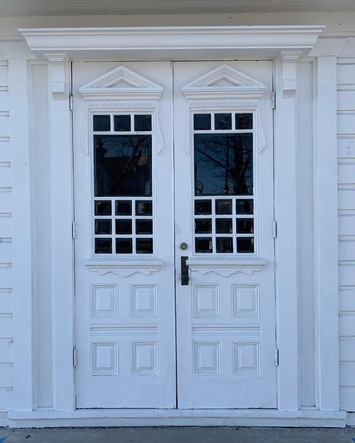 The Bodie Hotel Bridgeport Exterior photo